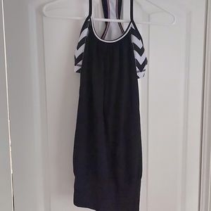 Lululemon No Limits chevron tank SIZE 4